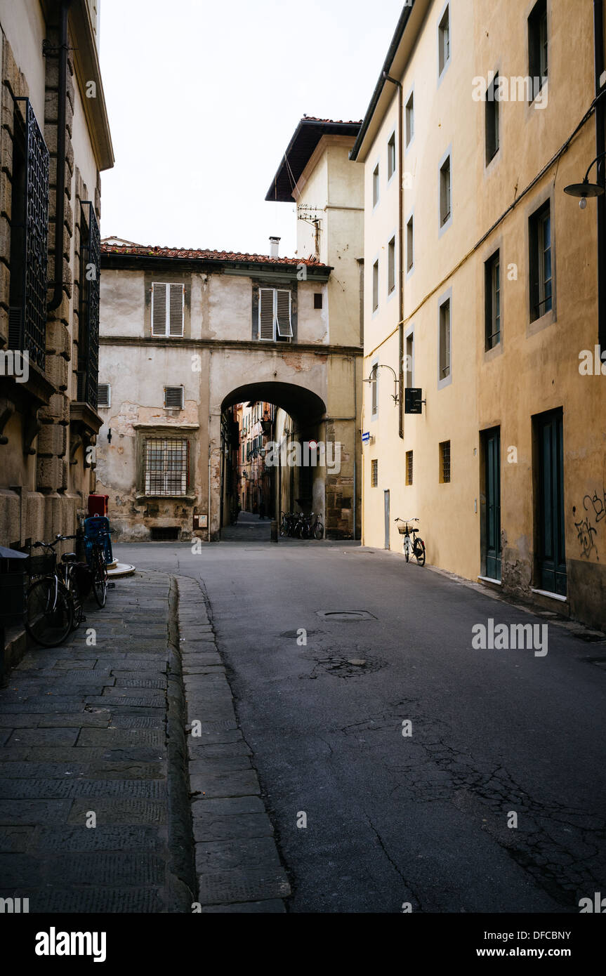 Back streets in Lucca, Italy Stock Photo - Alamy