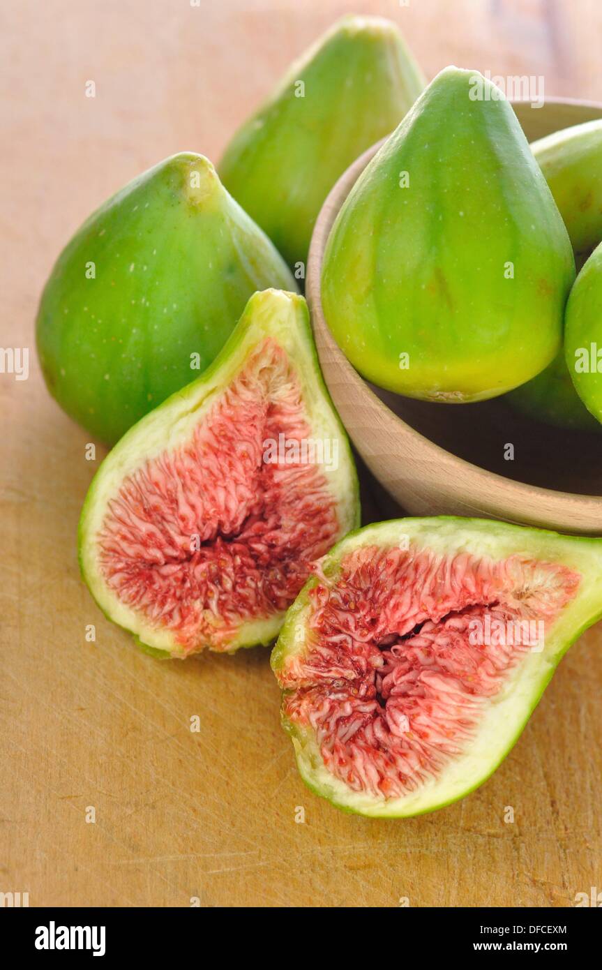 figs-cut-in-half-stock-photo-alamy