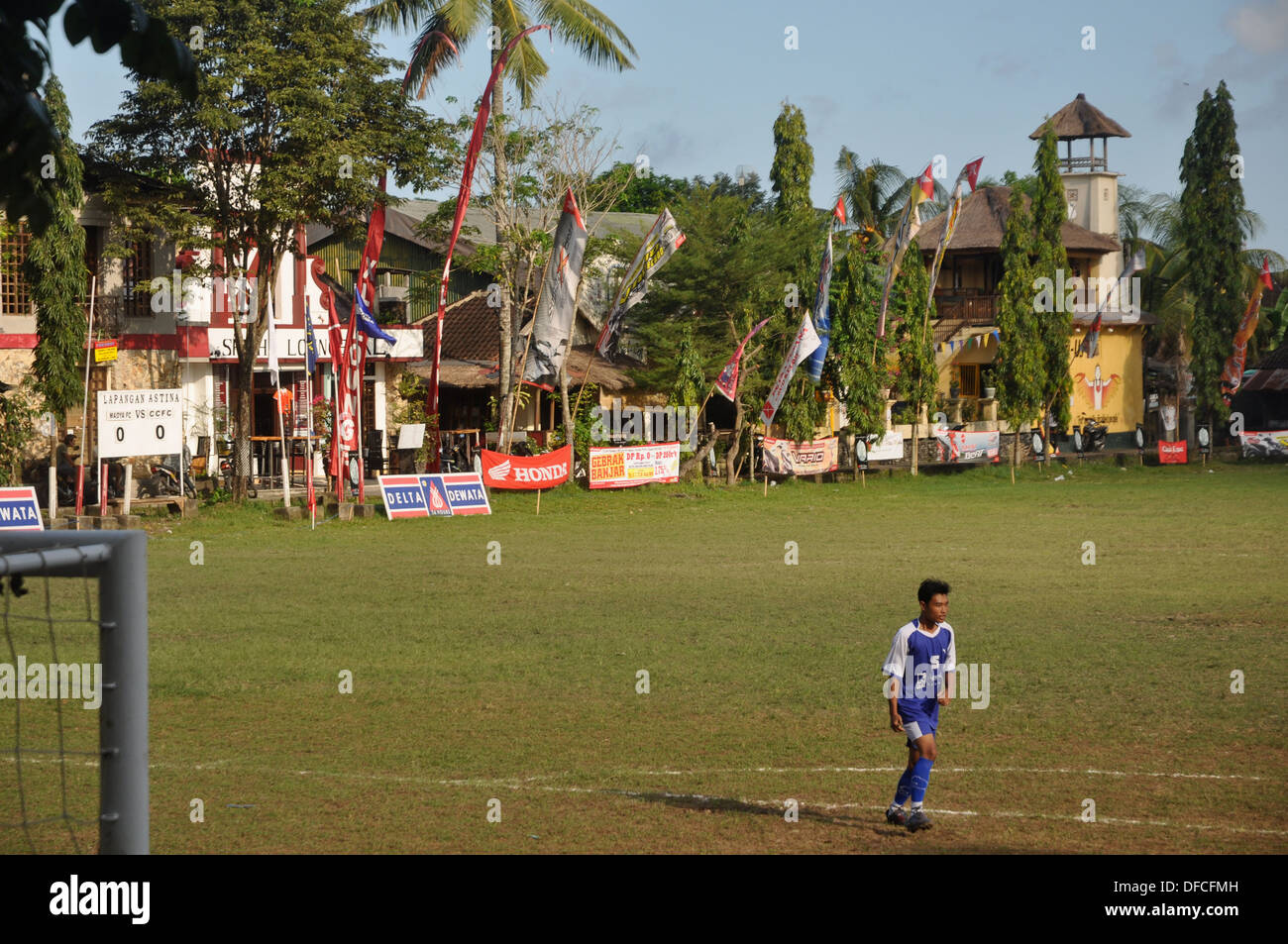 Campo De Futebol No Ubud Em Bali Foto Editorial - Imagem de esfera