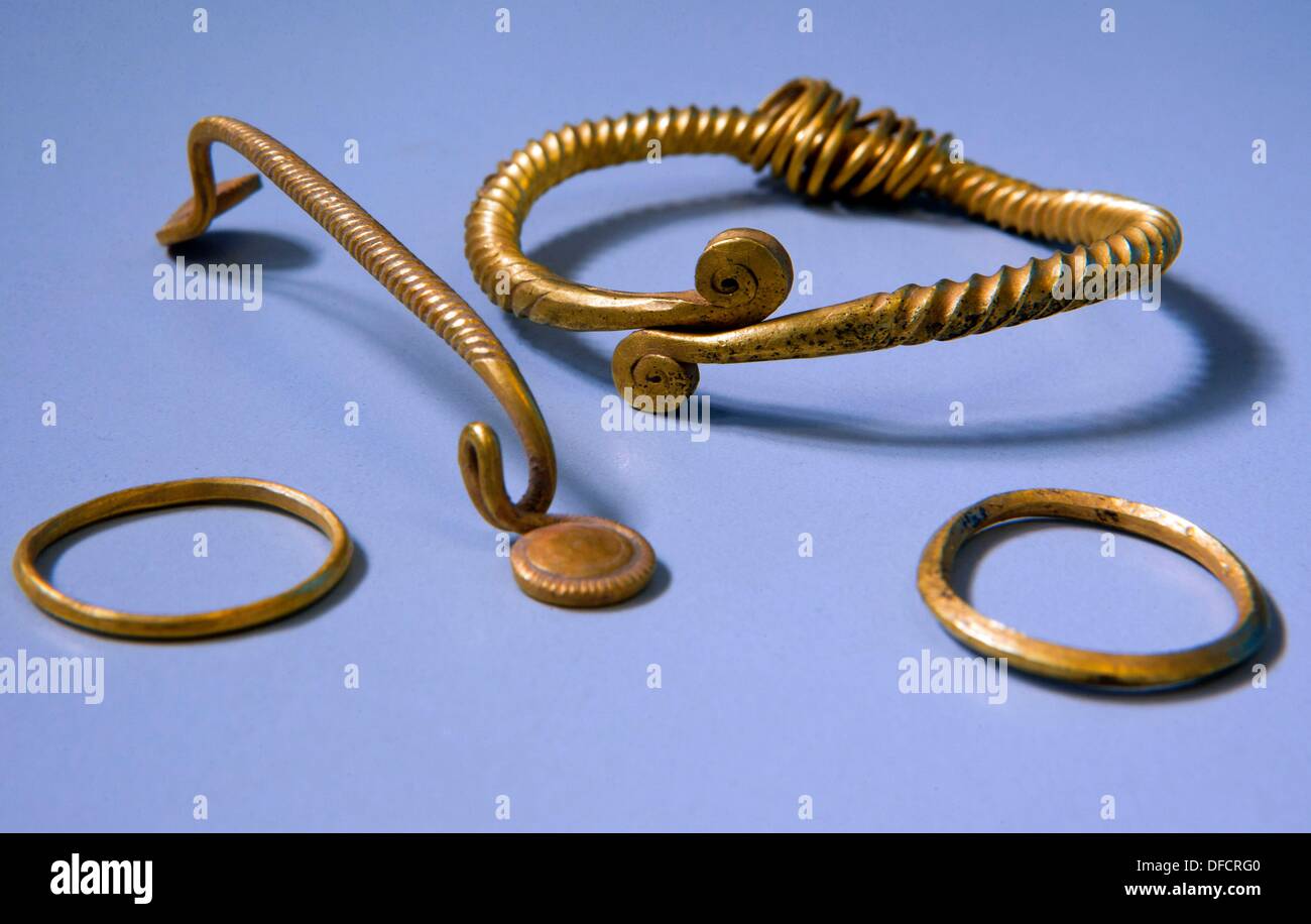 Bronze hotsell age jewellery