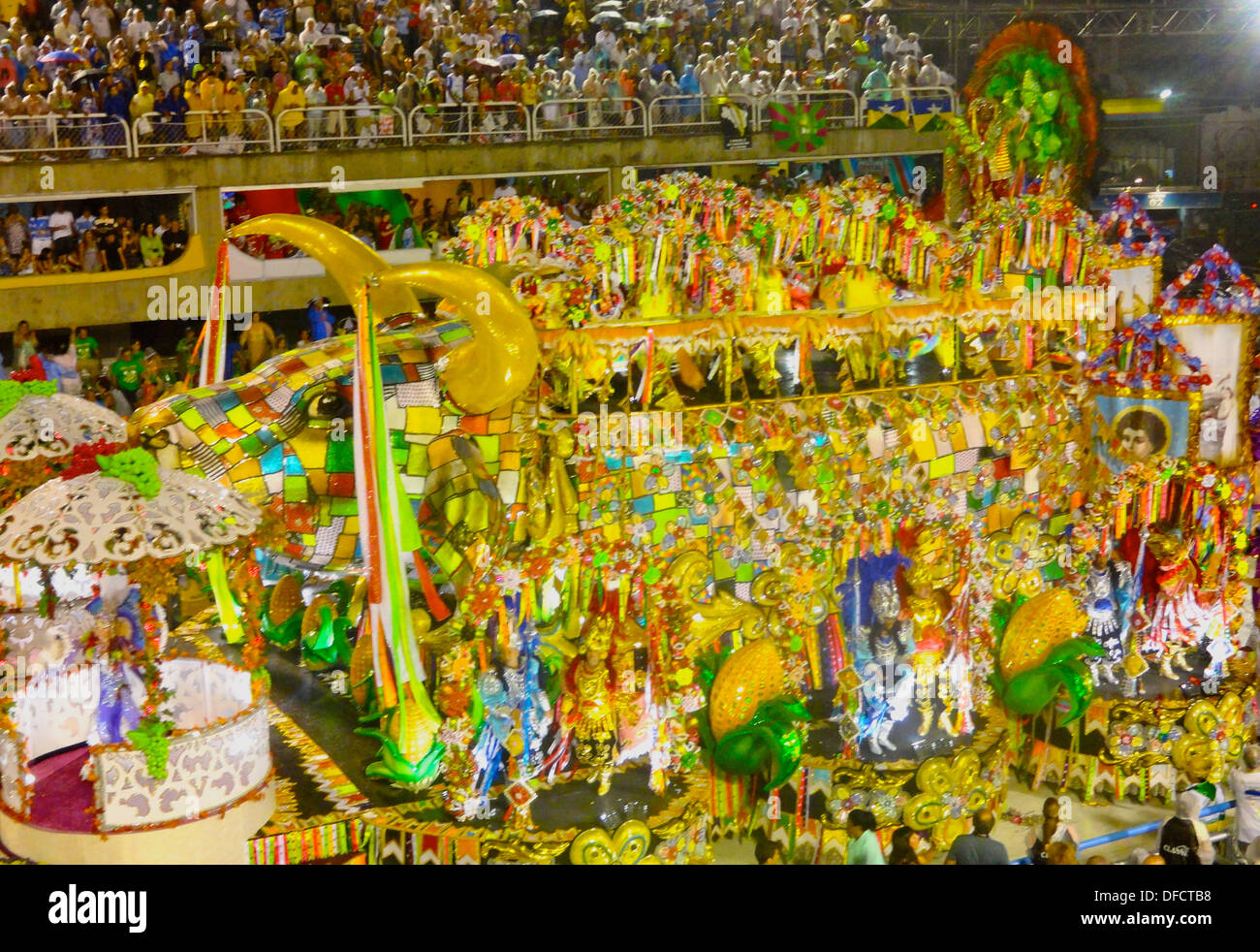 Carnival floats and dancers at the Sambadromo, Rio de Janeiro Stock Photo