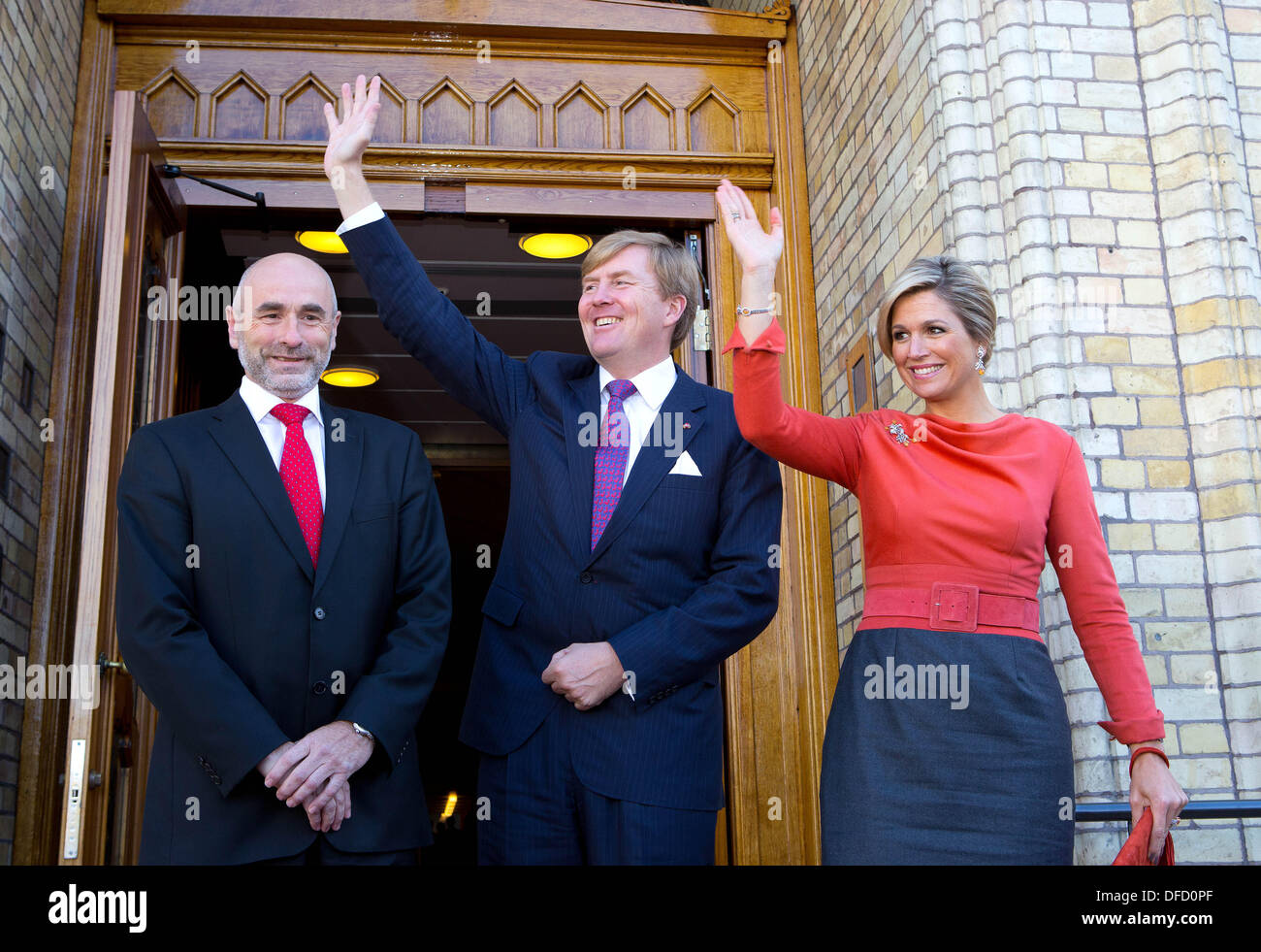 Oslo, Norway. 2nd Oct, 2013. Norwegian Parliament President Dag Terje Andersen welcomes Queen Maxima of the Netherlands and King Willem-Alexander in Oslo at the Parlament at a introduction visit to Norway. OSLO 2 October 2013 Photo: Albert Nieboer/dpa/Alamy Live News Stock Photo