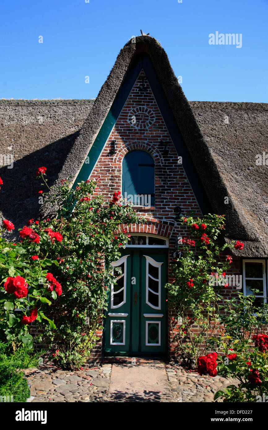 Thatched old Friesenhaus in Keitum, Sylt Island, Schleswig-Holstein, Germany Stock Photo