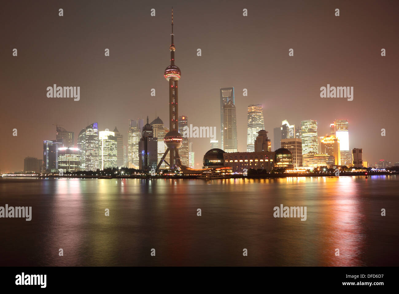New pudong skyline shanghai hi-res stock photography and images - Alamy