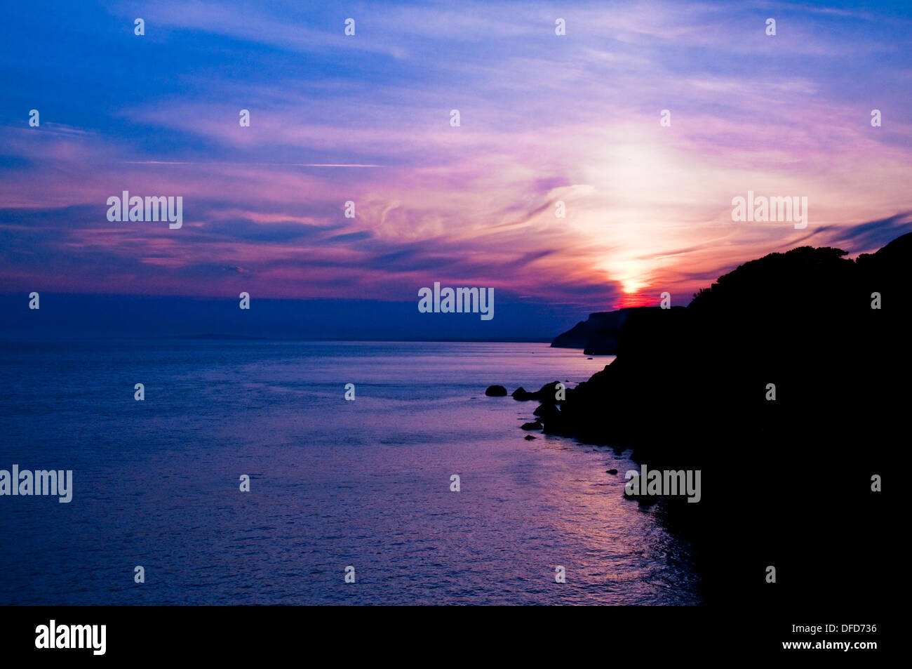 lulworth-cove-sunset-hi-res-stock-photography-and-images-alamy