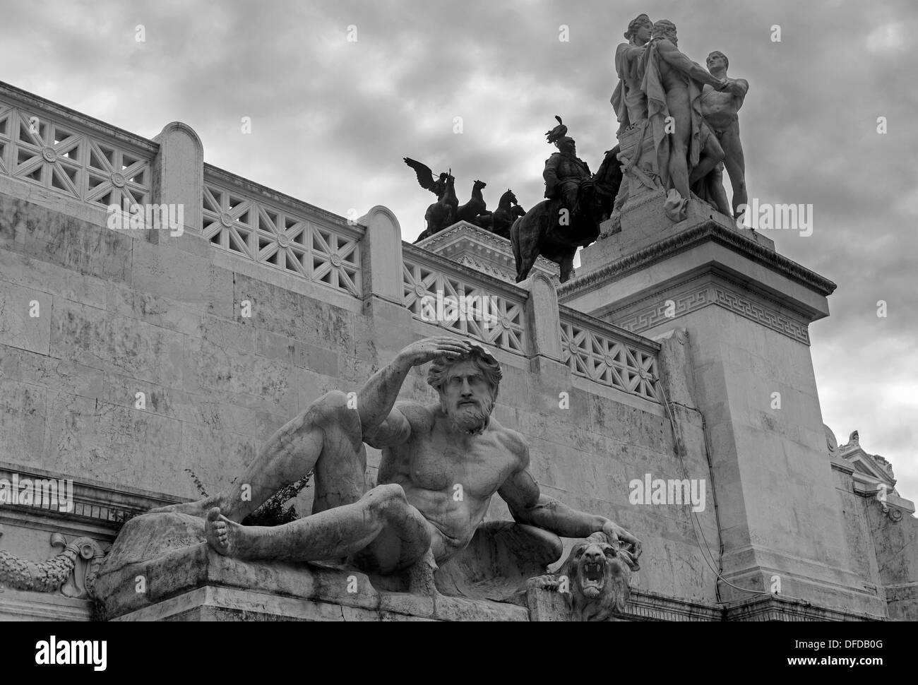 Statues In Rome High Resolution Stock Photography and Images - Alamy
