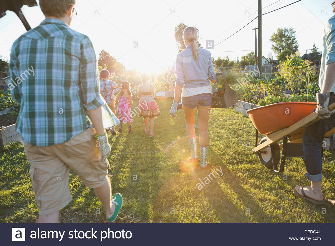 Students holding hands walking hi-res stock photography and images - Alamy