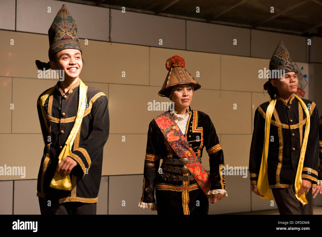 Dancers in traditional costume, Sabah, Malaysia Stock Photo Alamy