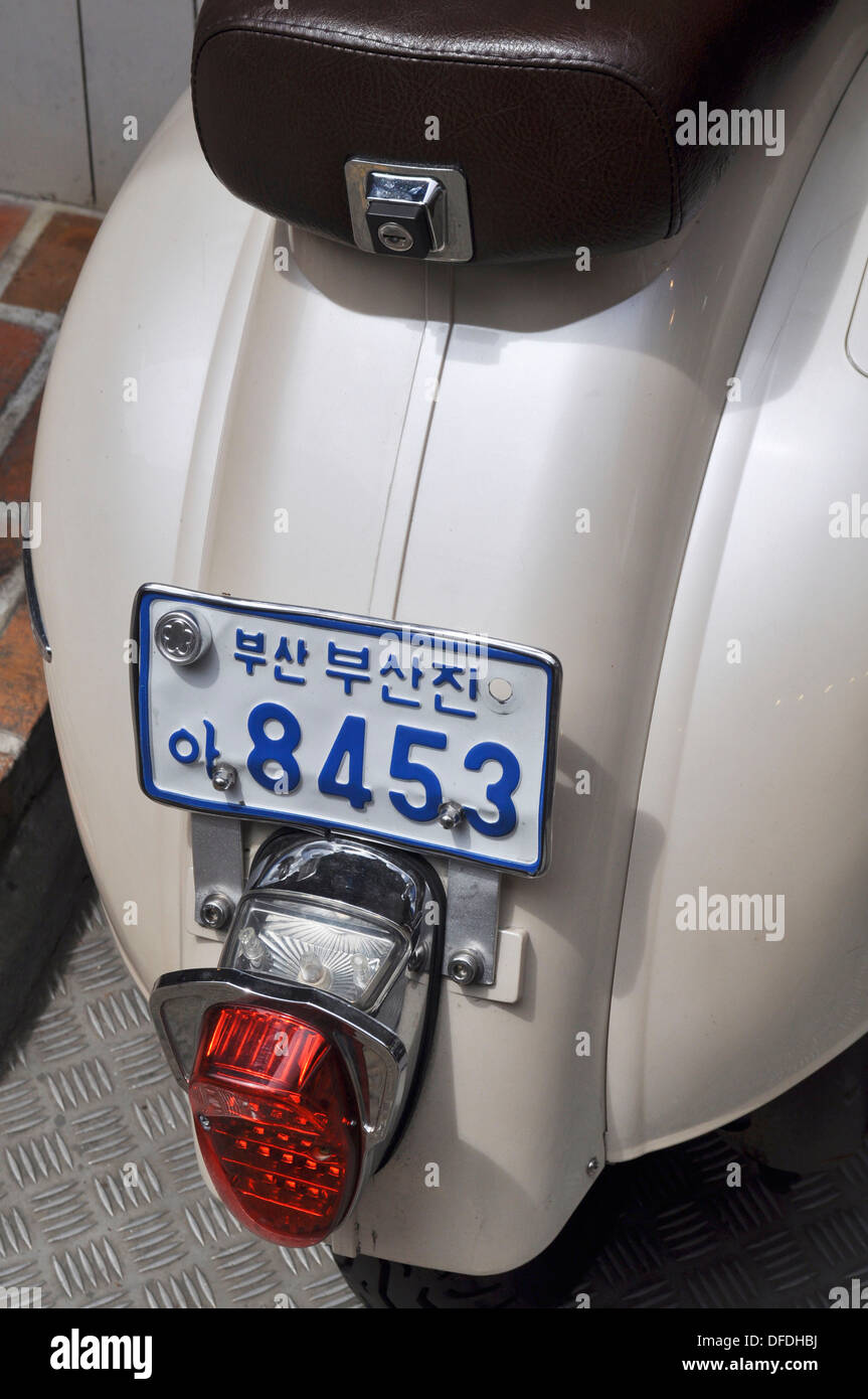 Busan (South Korea): old Vespa with Korean plate Stock Photo - Alamy