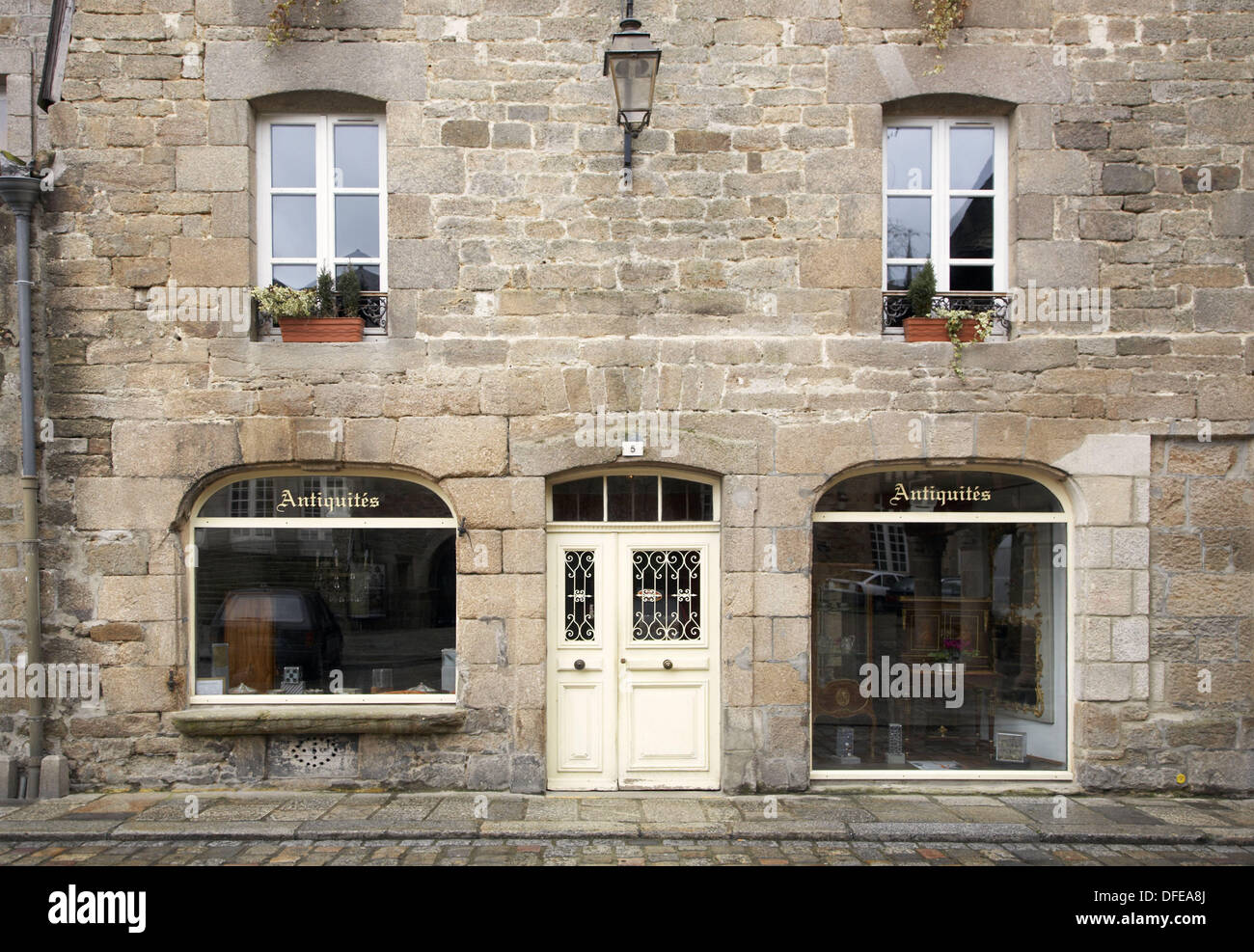 Typical Breton house, Dinan. Côtes d´Armor, Bretagne, France Stock Photo Alamy