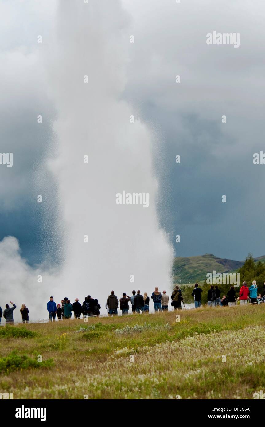 Golden circle hires stock photography and images Alamy