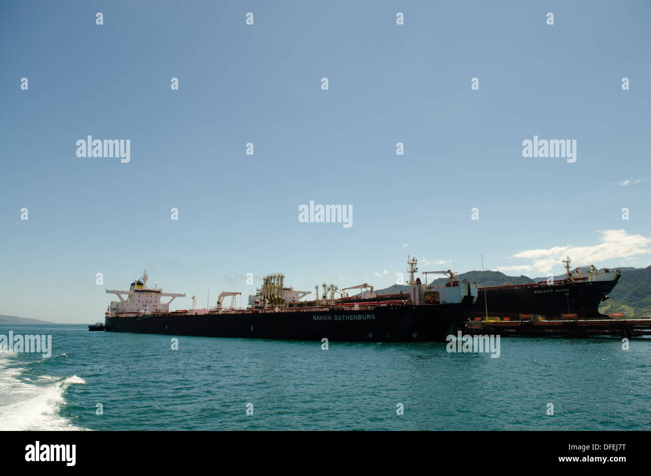 oil tanker vessels discharging offshore oil at TEBAR Petrobras terminal at Sao Sebastiao, Sao Paulo, Brazil Stock Photo