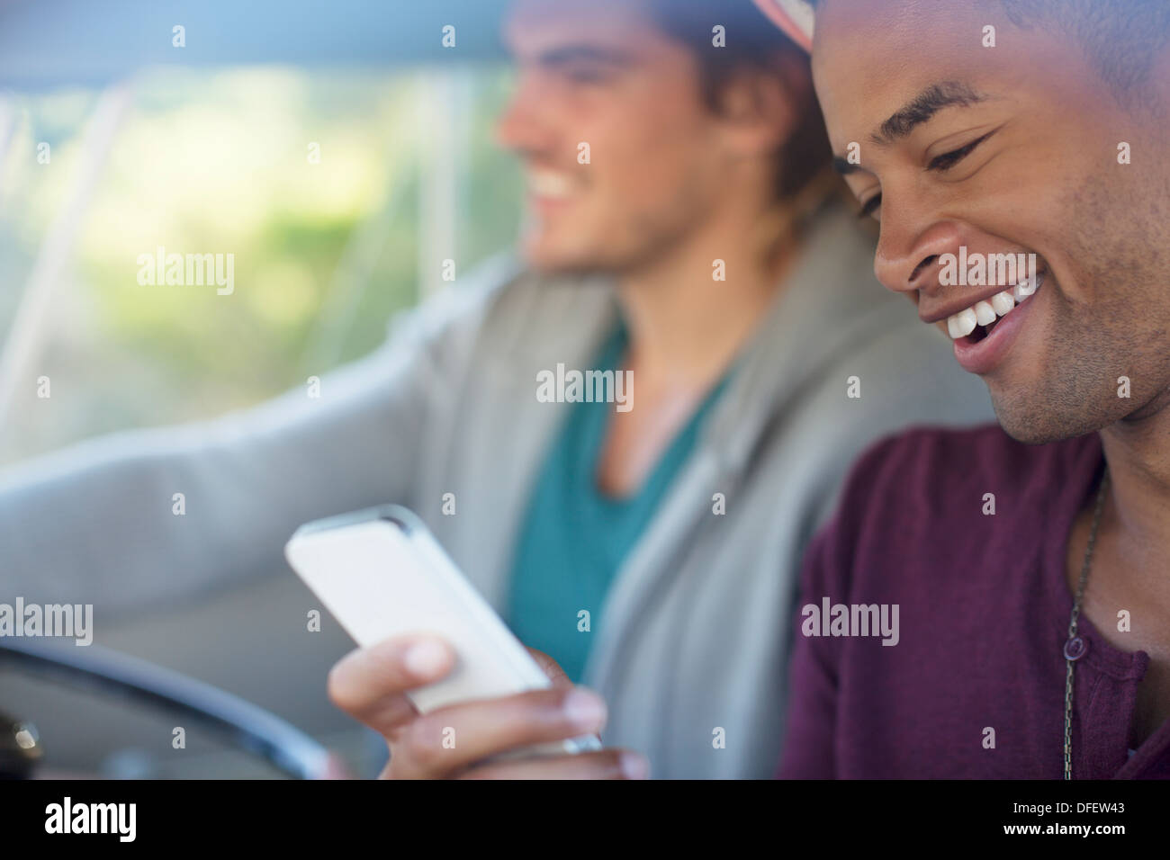 Man on cellphone in car hi-res stock photography and images - Alamy