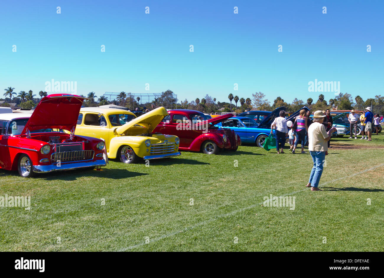 Viewing classic cars hires stock photography and images Alamy
