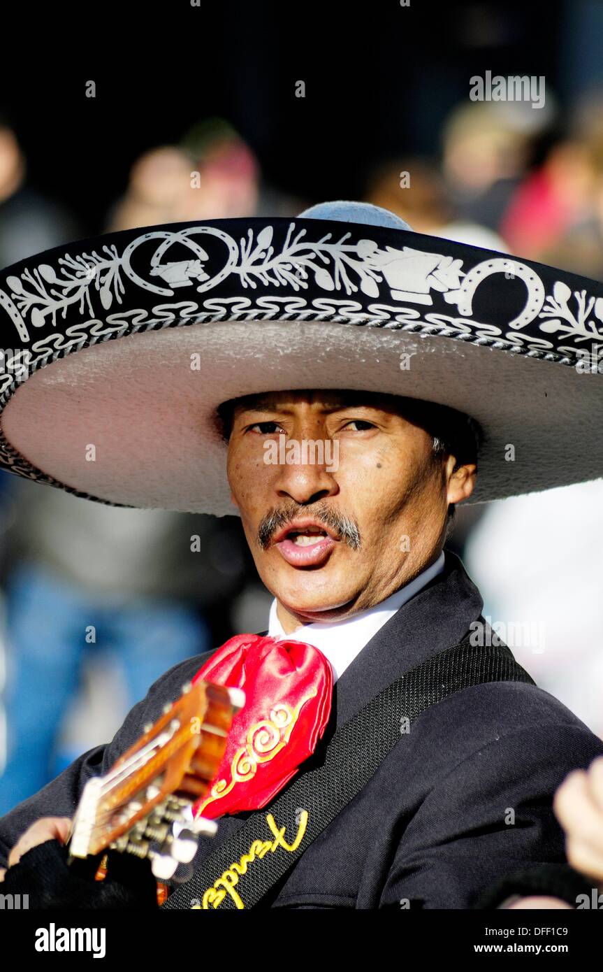 Mariachis playing in the Puerta del Sol, Madrid, Spain Stock Photo - Alamy