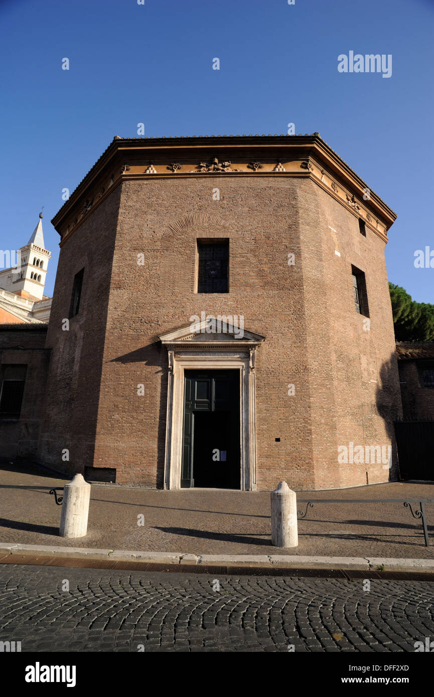 Italy, Rome, San Giovanni in Laterano, Battistero Lateranense, baptistry Stock Photo