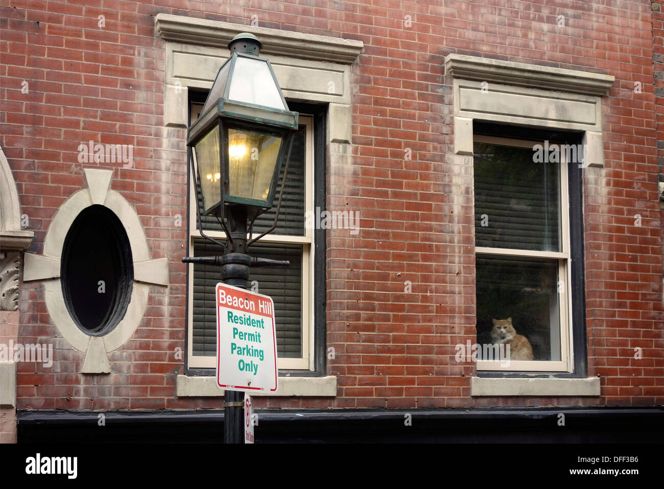 Residential parking permit sign in Beacon Hill neighborhood. Boston,  Massachusetts, USA Stock Photo - Alamy