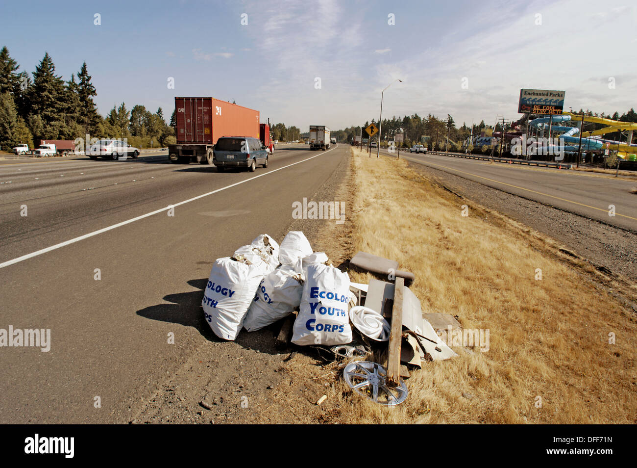 Trash pickup on Interstate highway of litter in Seattle WA by Ecolory