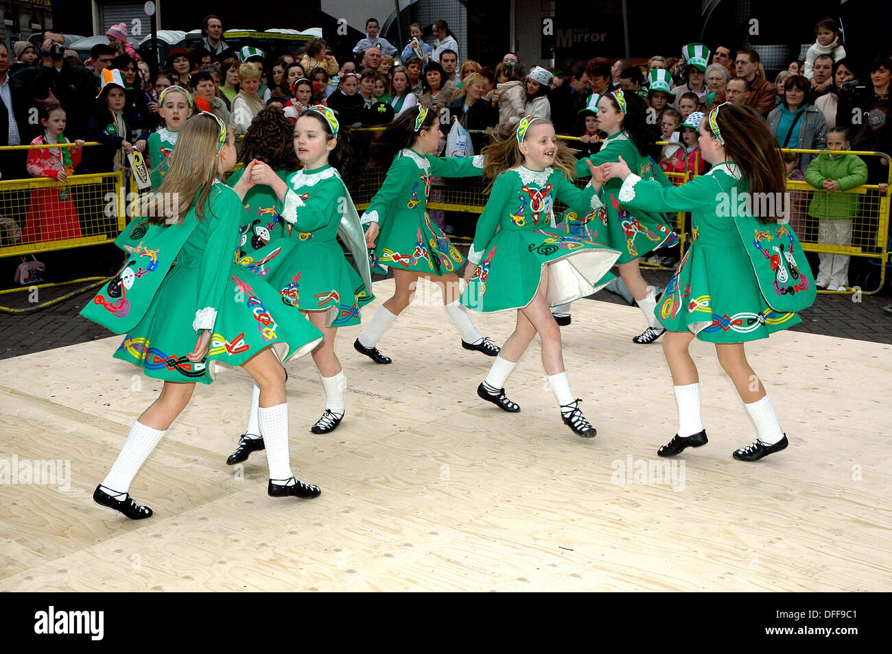 Traditional Irish dance and costume on St Patrick's Day, Derry, Londonderry, Northern Ireland Stock Photo