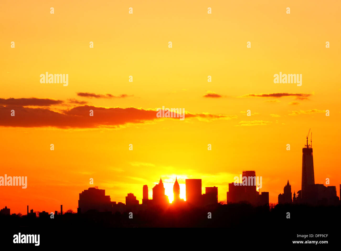 Nyc sunset skyline hi-res stock photography and images - Alamy