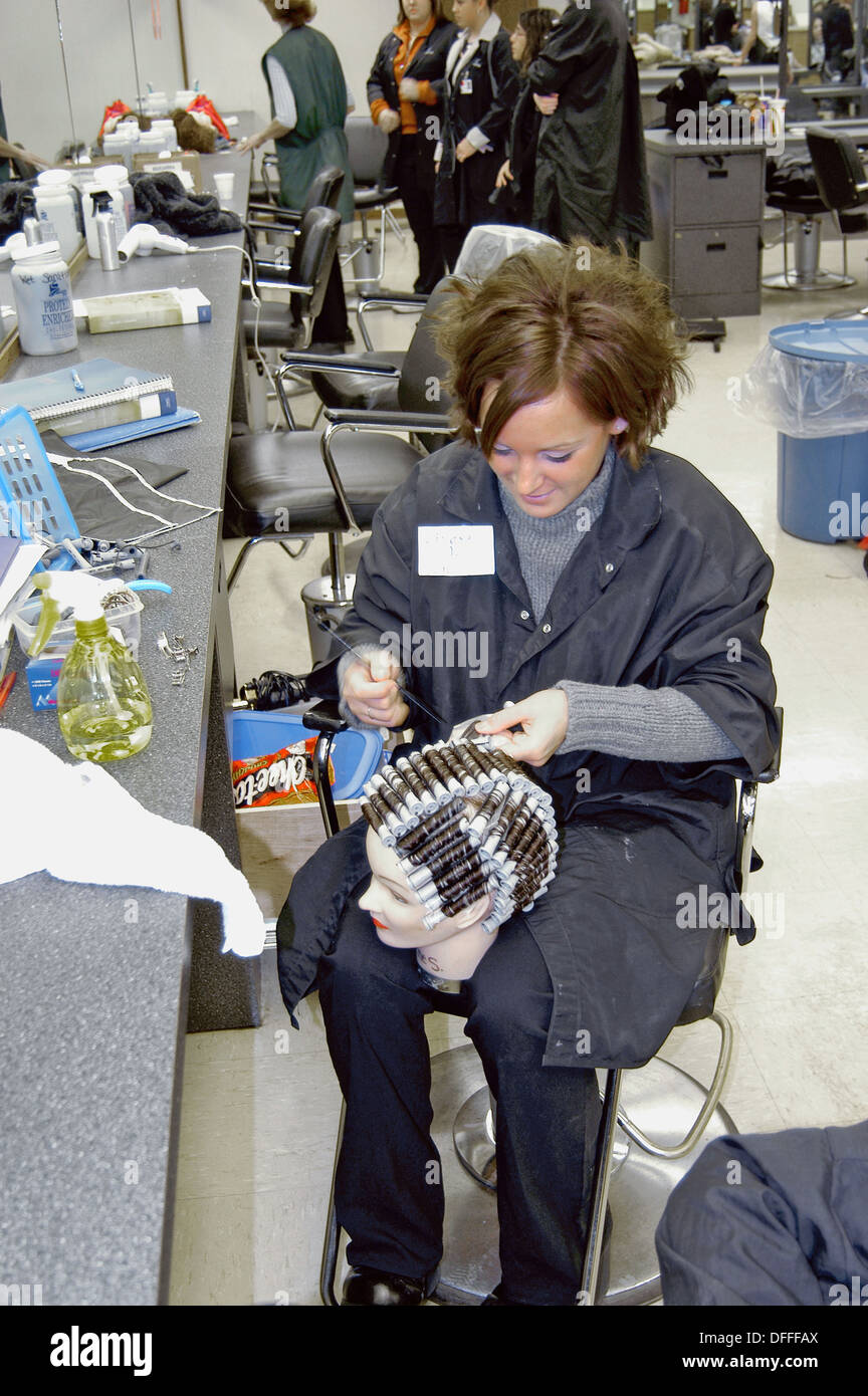 Cosmetology school hires stock photography and images Alamy