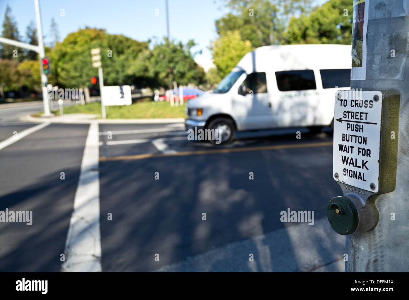 Signal controlled pedestrian crossing in Santa Clara, California, USA ...