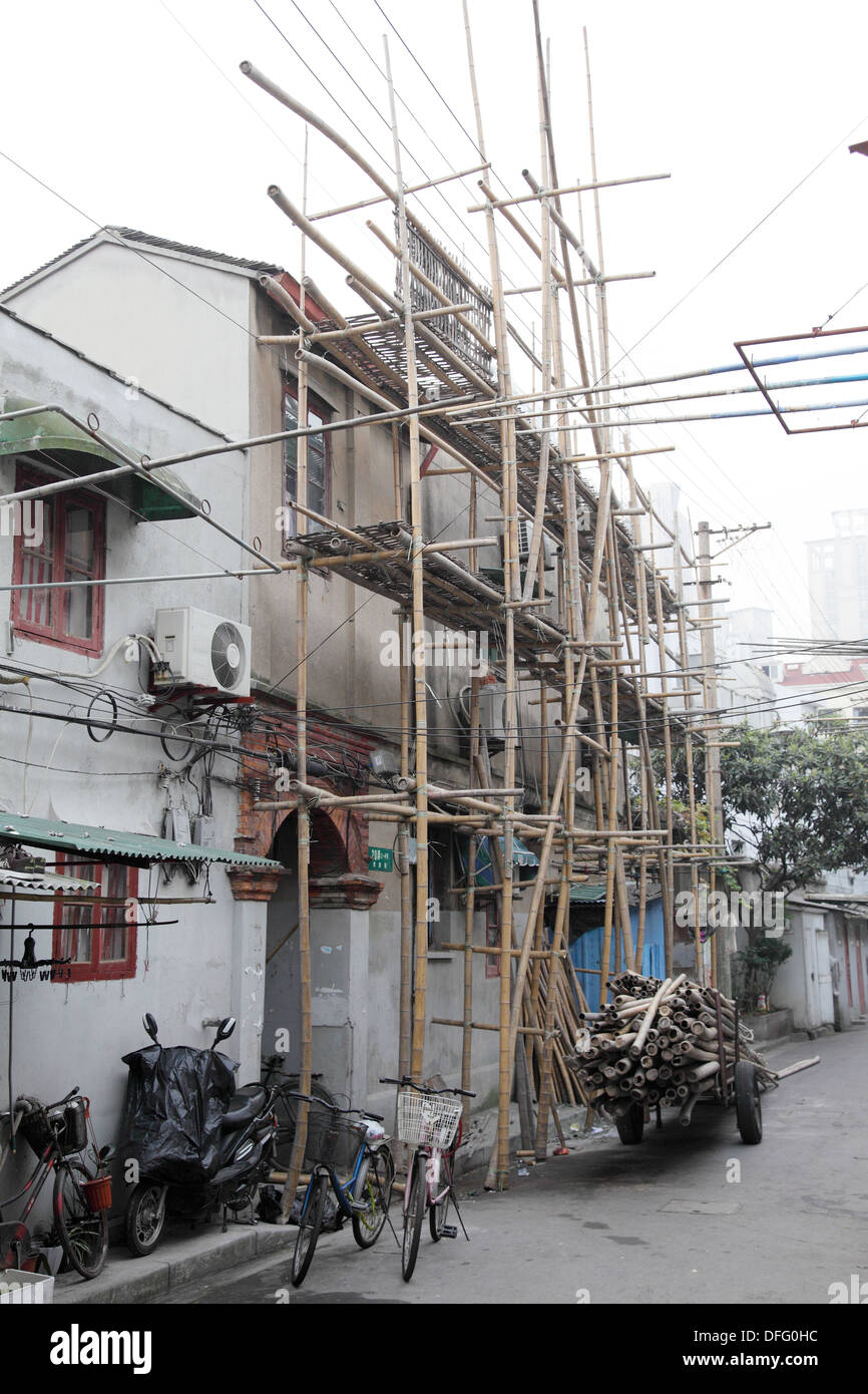 Bamboo scaffolding in the old town of Shanghai, China Stock Photo
