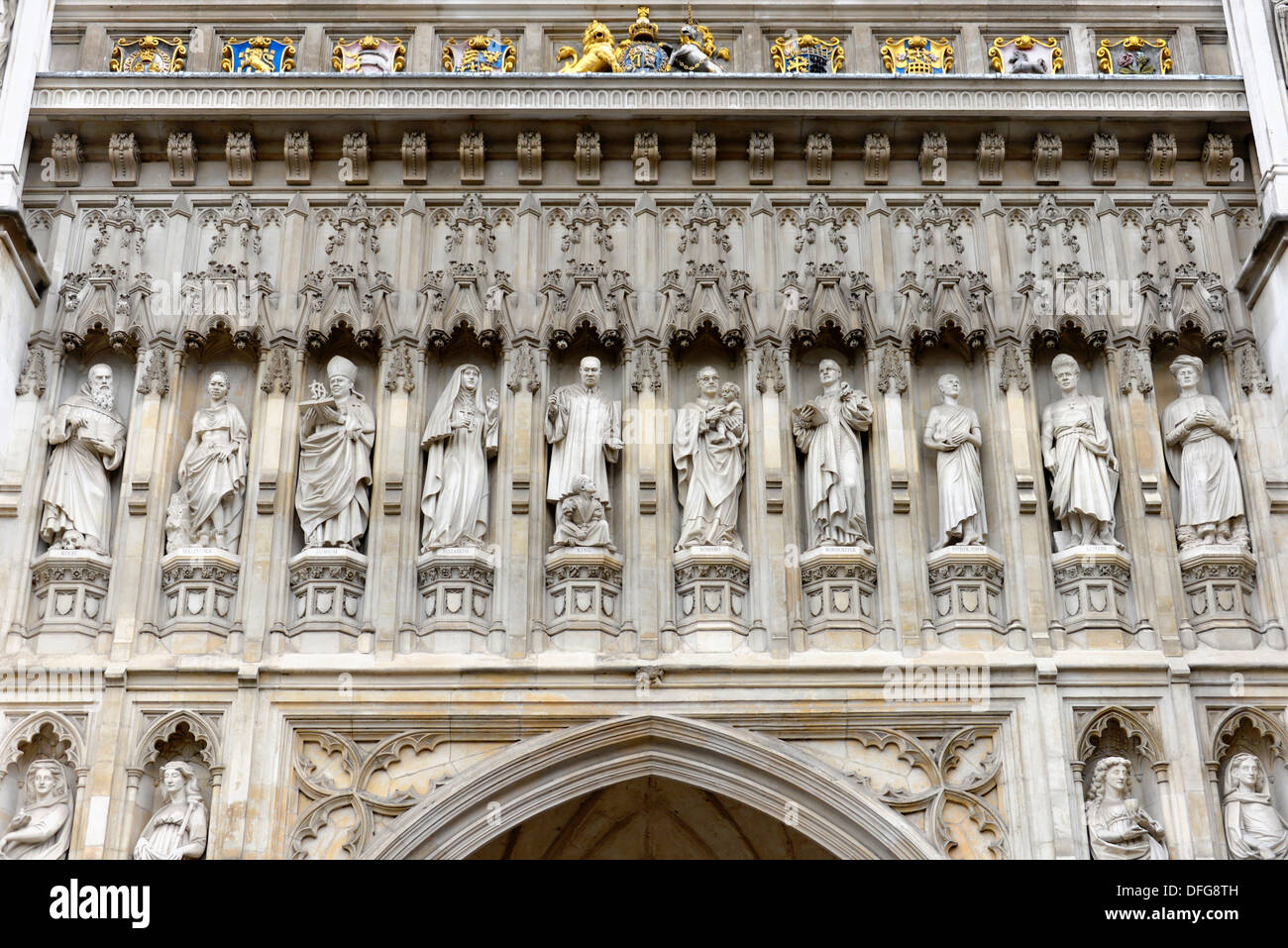 Westminster Abbey, statues on the façade, London, London region