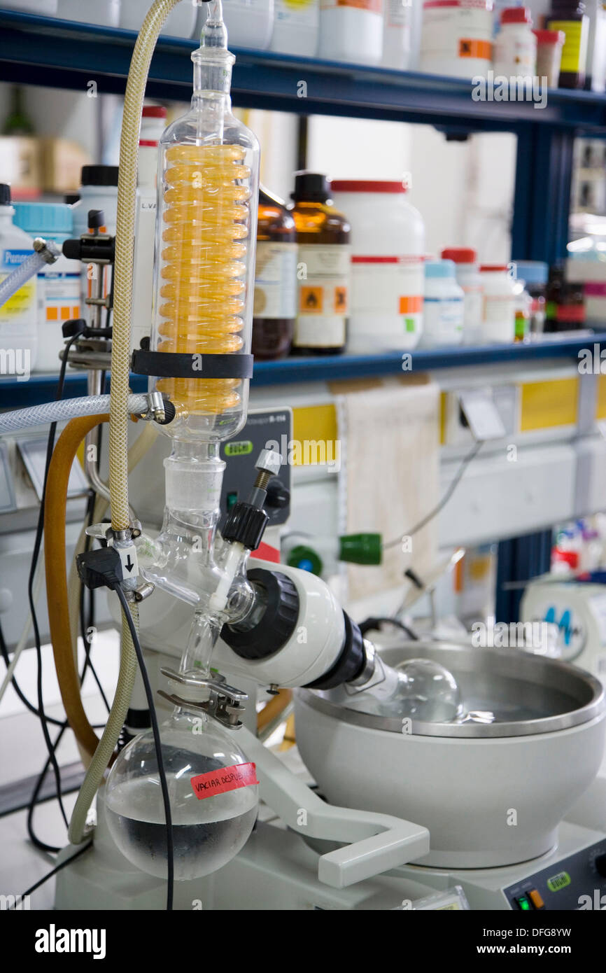 Rotary evaporator hires stock photography and images Alamy