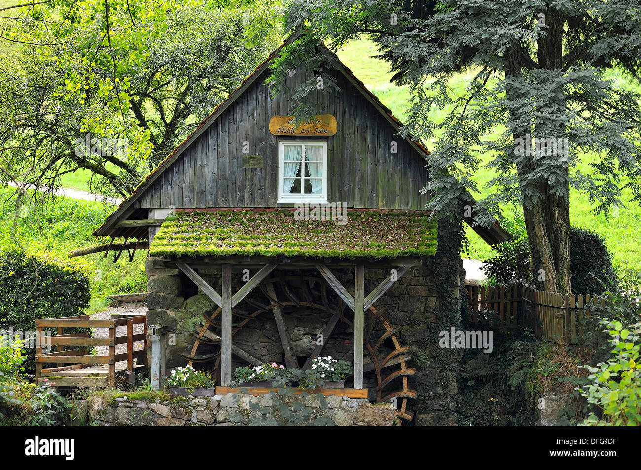 Urige, gemütliche, alte Sennhütte mitten in den Nockbergen in Kärnten auf  einer Seehöhe von 1.750m. 🥰 Die Adambauerhütte ist ganz neu bei uns dabei.  ✨ Sie ist ein richtiger Ruheplatz. Umgeben von, image size:1300x954