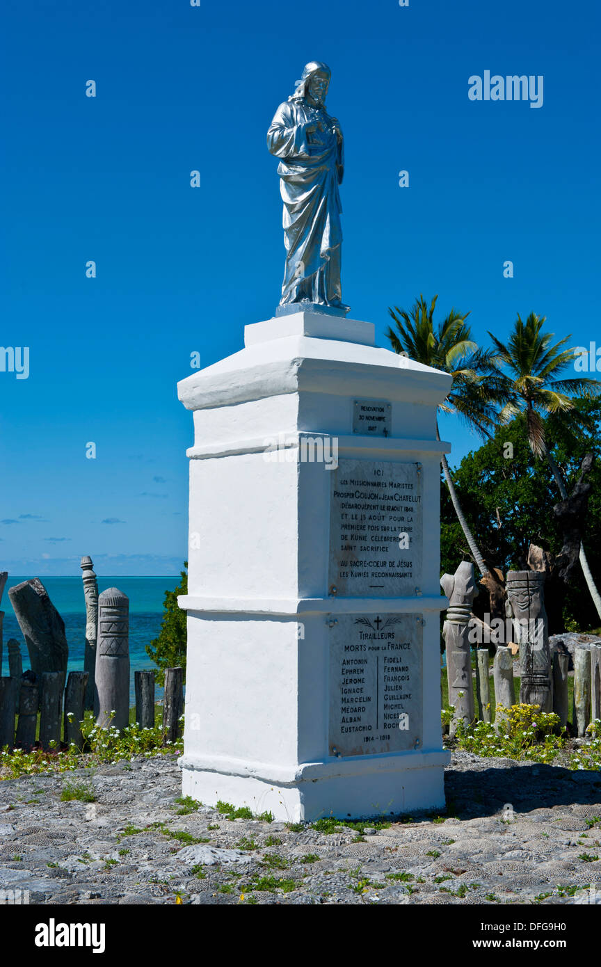 Traditional Christian statue, Île des Pins, New Caledonia, France Stock Photo
