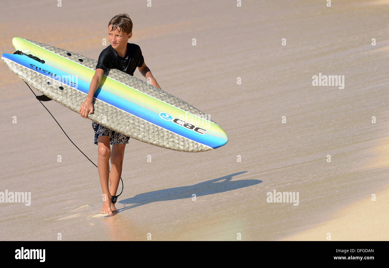 Oahu, Hawaii. 04th Oct, 2013. Surfing on the North Shore of Oahu