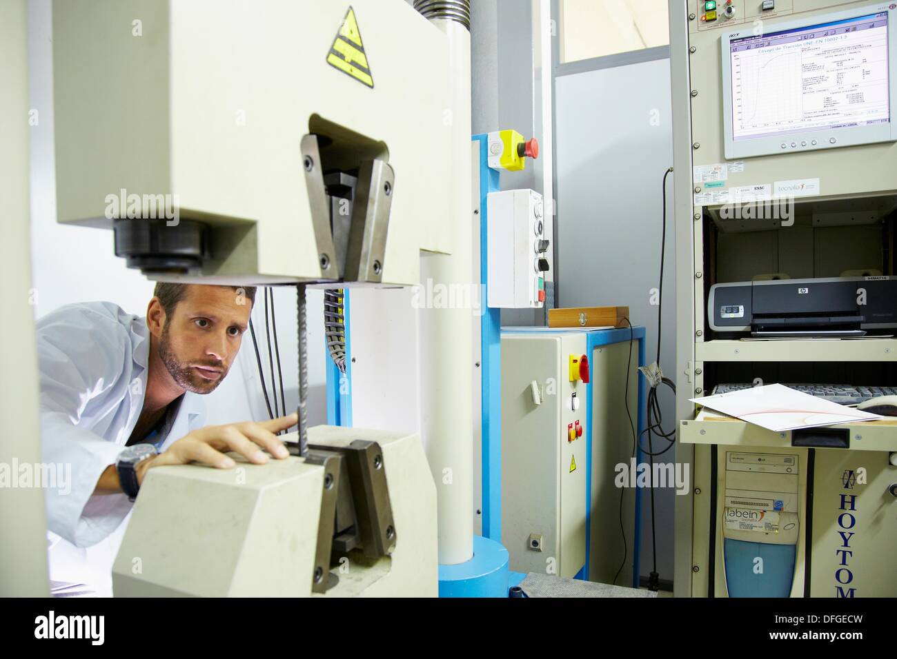 Tensile and elongation of corrugated steel bars, Research on building materials, Tecnalia