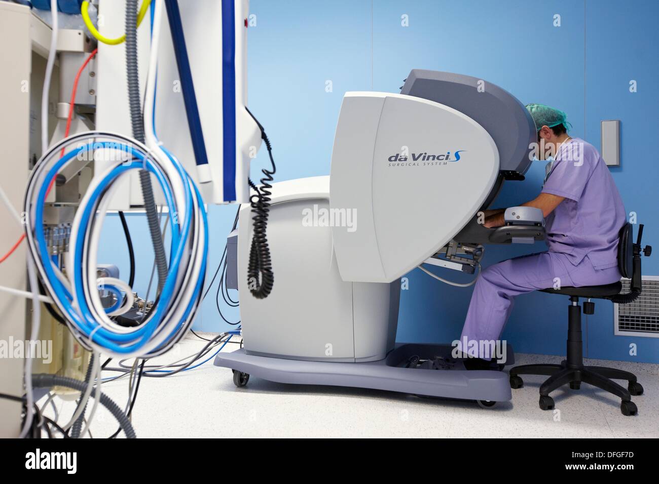 Operating room, prostate cancer robotic surgery, Da Vinci surgical