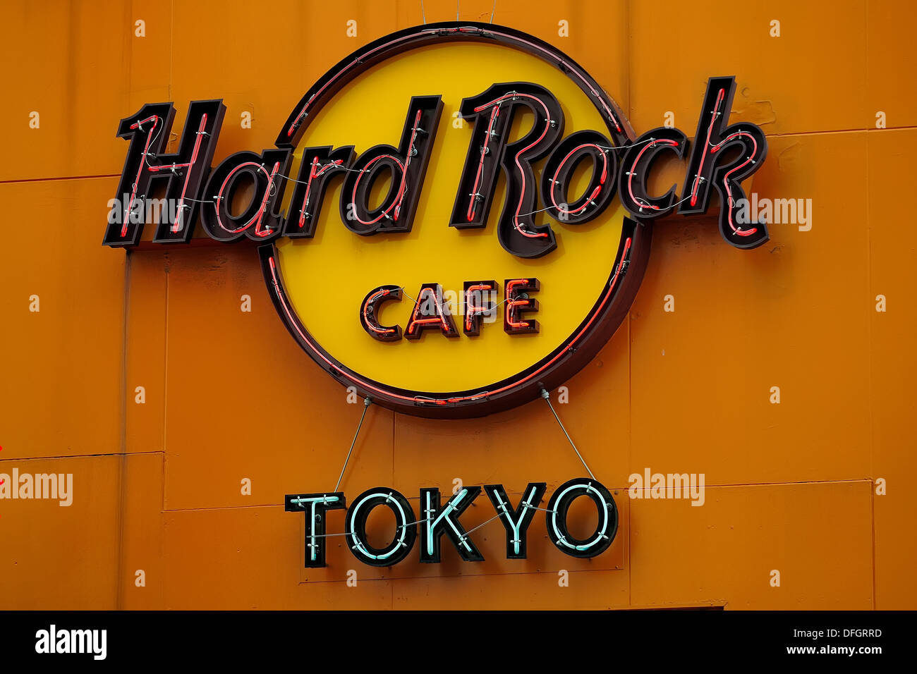 Hard Rock Cafe Guitar Neon Stock Photos & Hard Rock Cafe Guitar Neon Stock Images Alamy