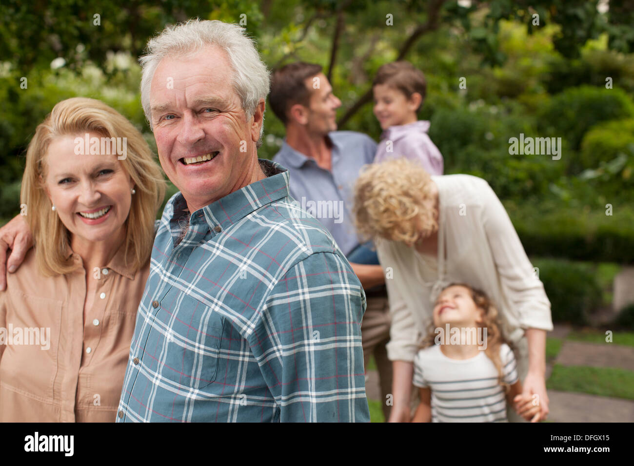Couple outdoors hi-res stock photography and images - Alamy