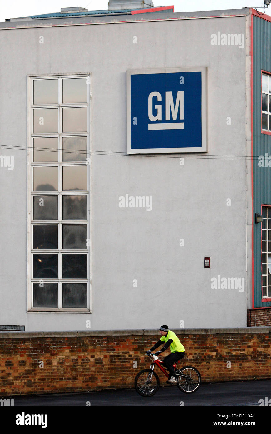 General Motors Manufacturing Plant in Luton. 01.12.2009 Stock Photo Alamy