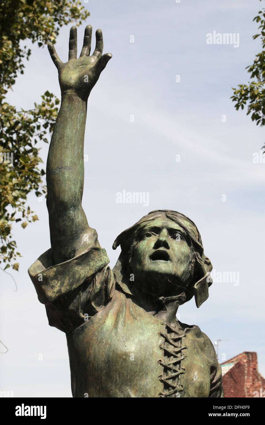 Statue of Lille heroine, Jeanne Maillotte, avenue du Peuple Belge, Lille, Nord-Pas-de-Calais, Nord, France. Stock Photo