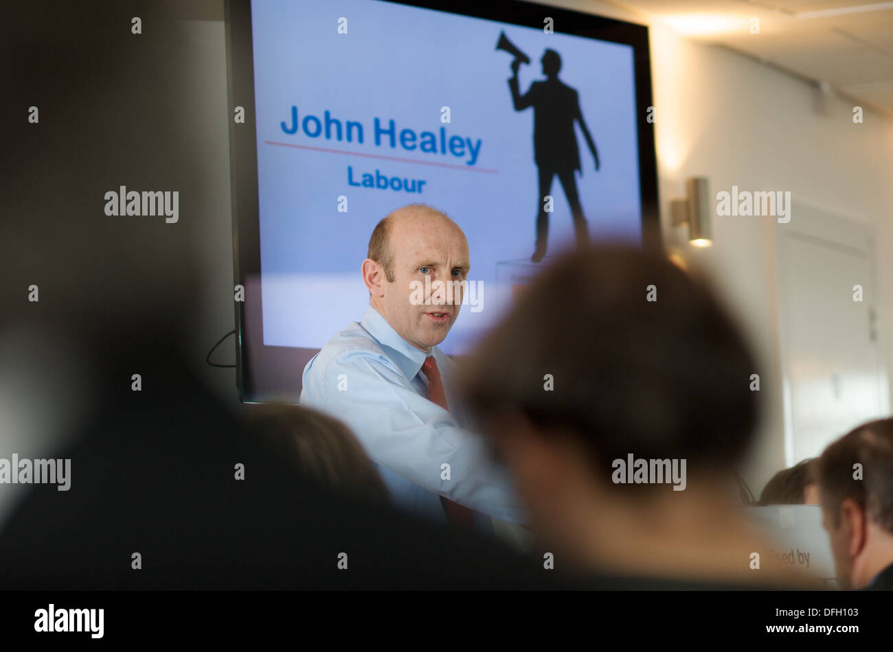 Picture by IPM MP John Healey takes questions in a Q and A session Stock Photo