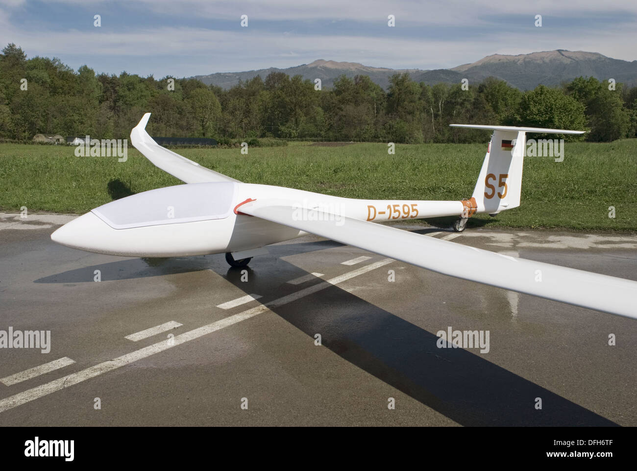 glider on ground Stock Photo Alamy