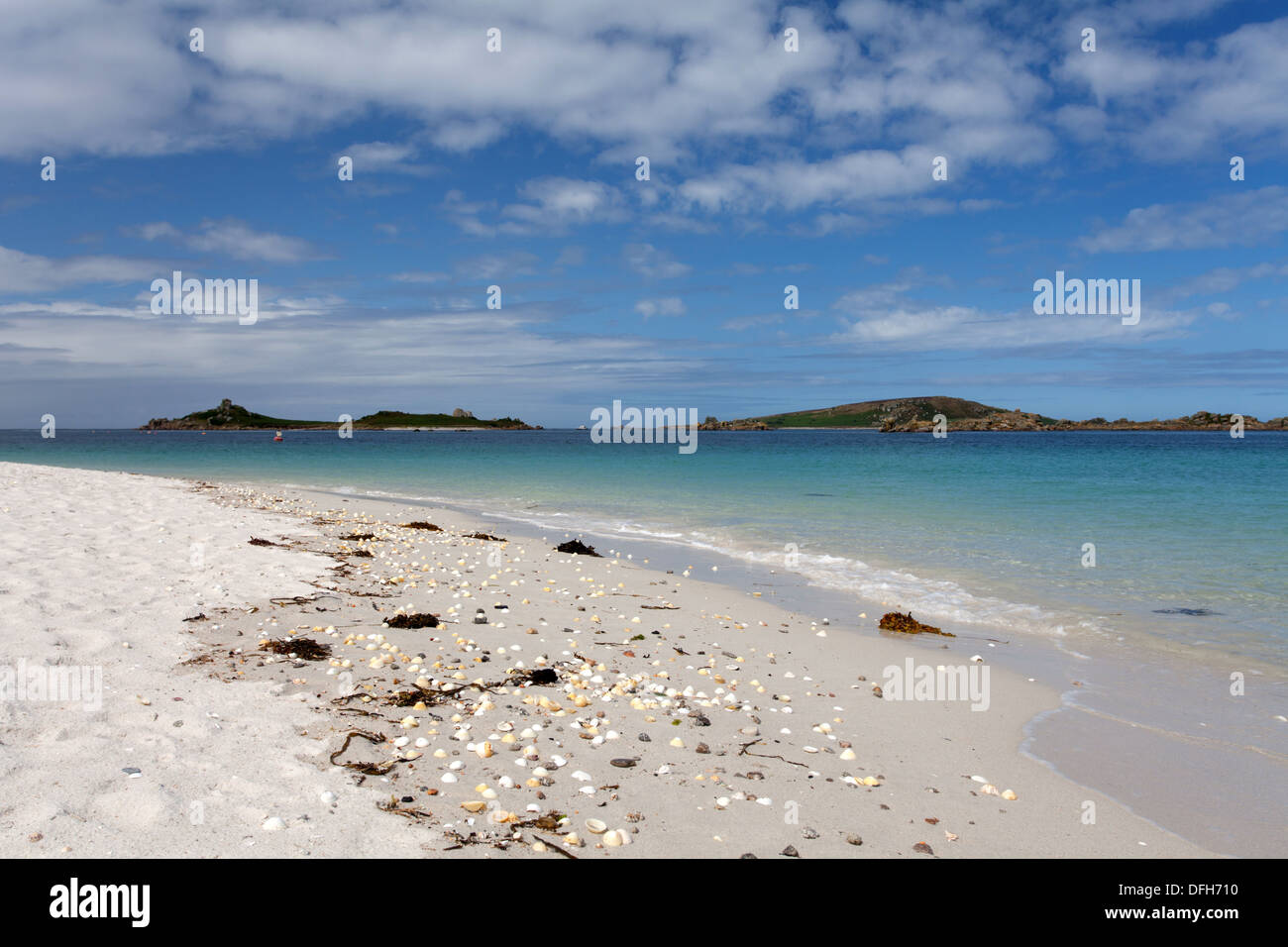 Tresco white sand and shell beach, Blockhouse, Rushy Bay Stock Photo