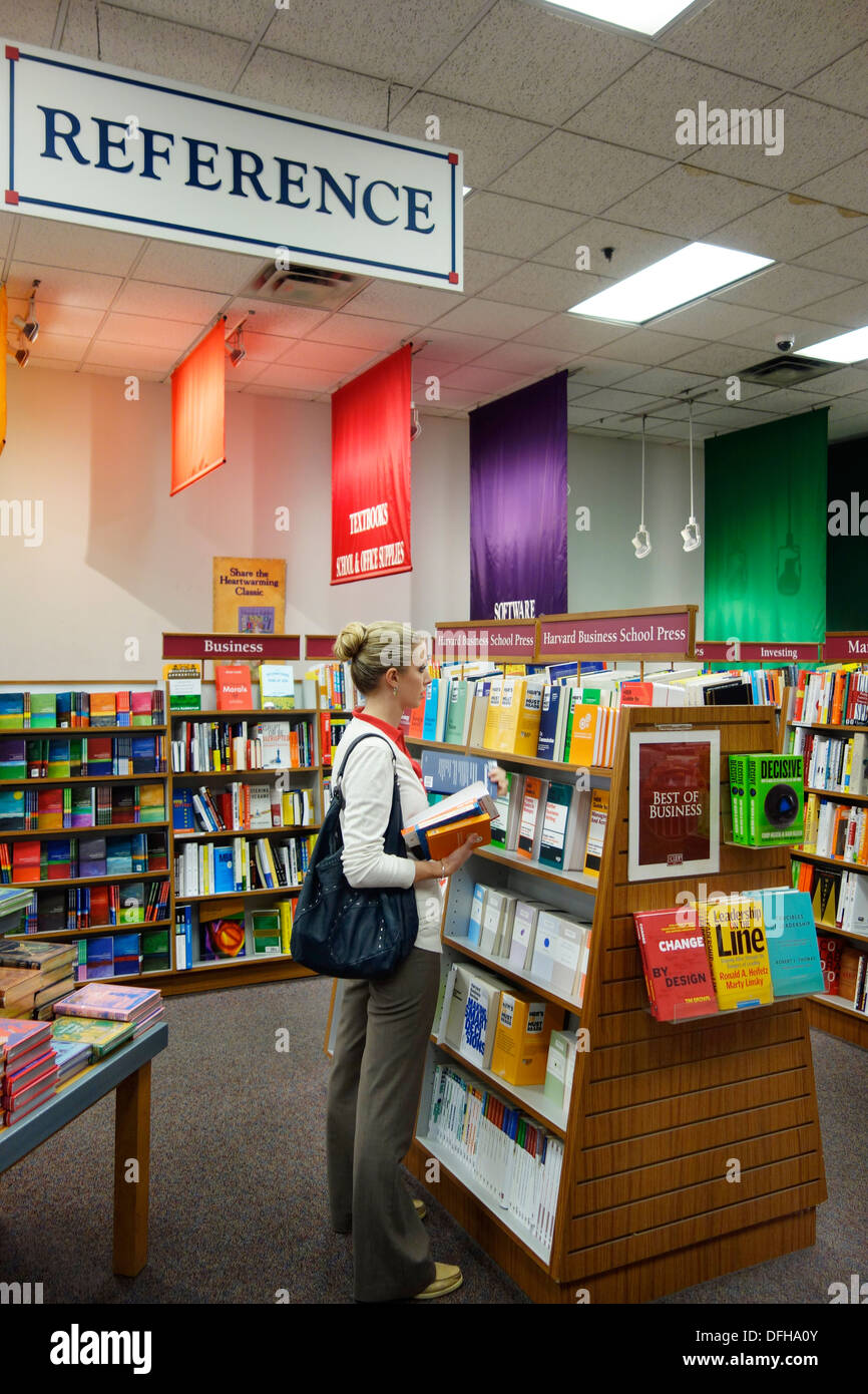 Mit cambridge book store hires stock photography and images Alamy