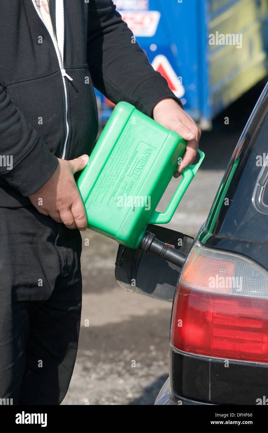 Run out unleaded fuel hires stock photography and images Alamy