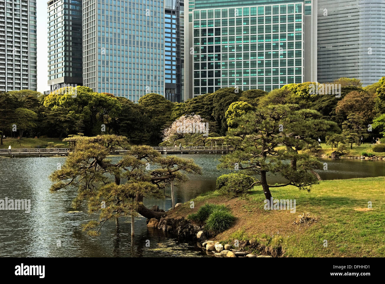 The Hama Rikyu Onshi Teien Hama Rikyu Gardens Is A Tokyo Municipal Stock Photo Alamy The Hama Rikyu Onshi Teien Hama Rikyu Gardens Is A Tokyo Municipal Stock Photo Alamy