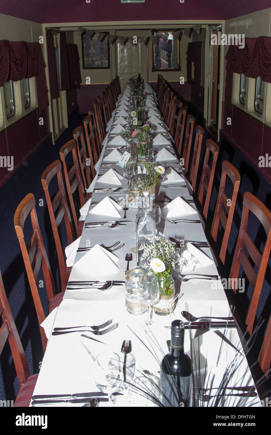 Train dining carriage hires stock photography and images Alamy