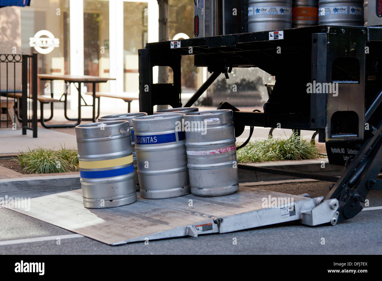 Beer Delivery Truck Usa Stock Photos & Beer Delivery Truck Usa Stock