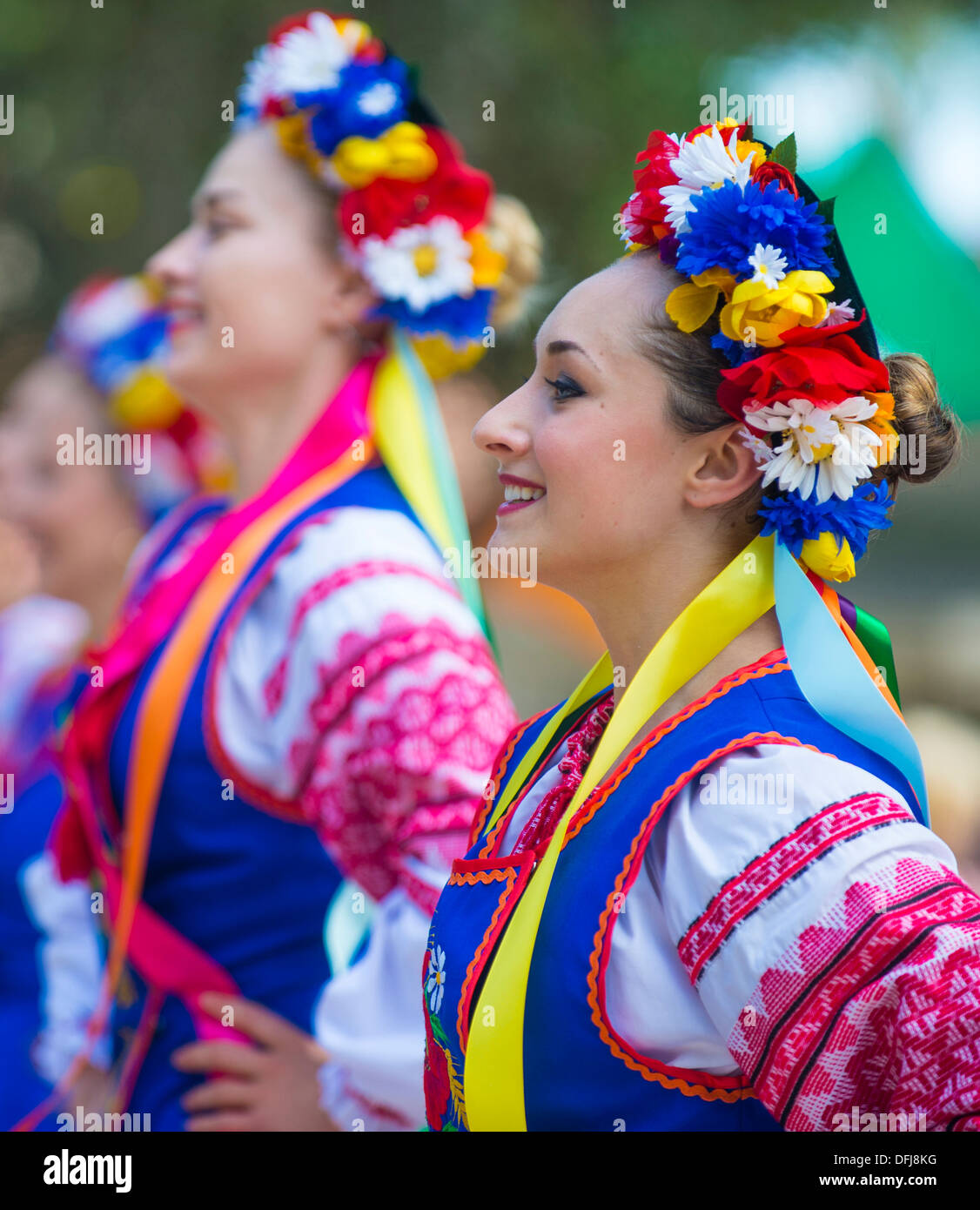 Ukrainian folk dancers perform during Ukraine's Independence Day ...