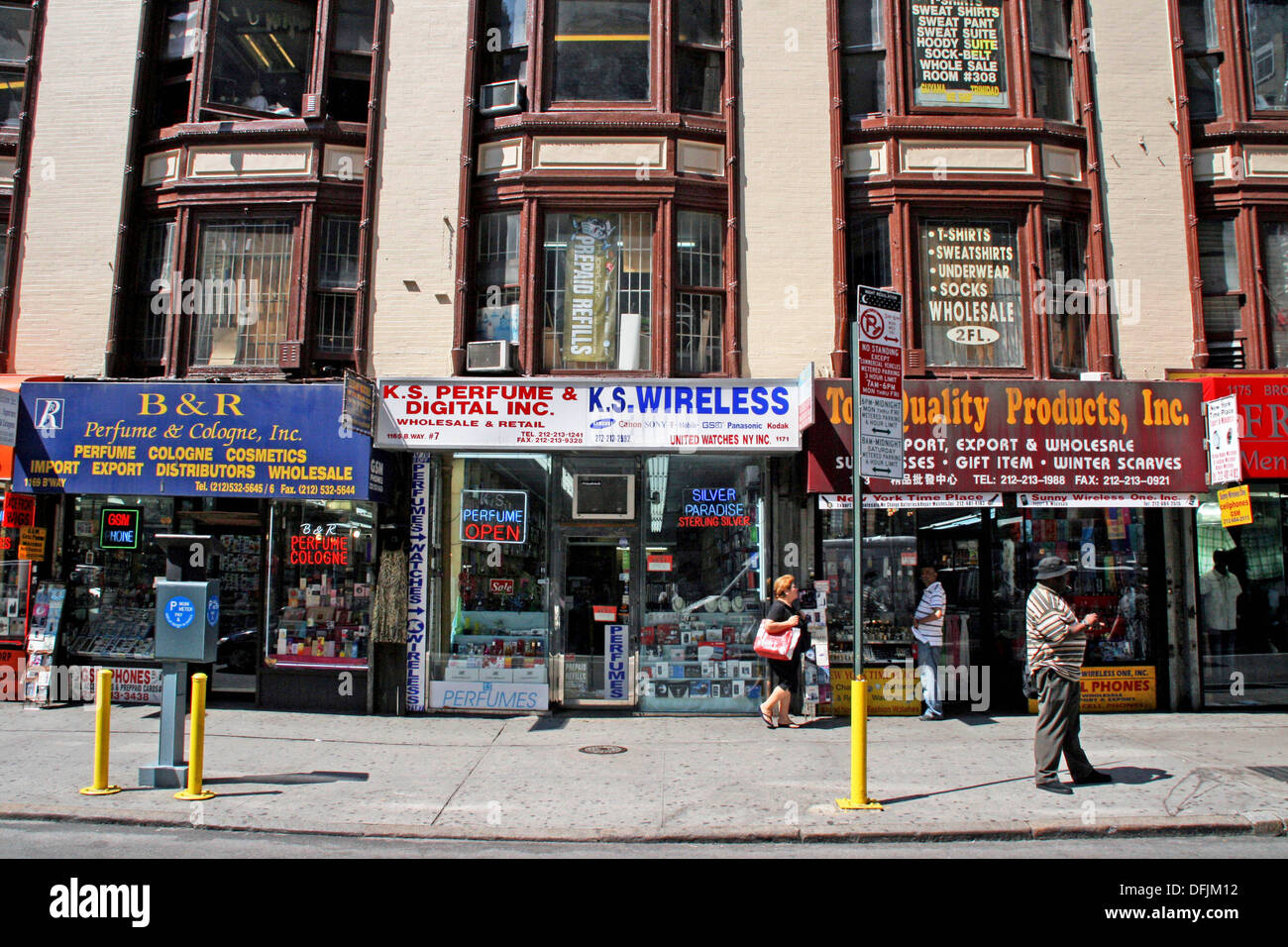 shops, Broadway, Manhattan, New York, USA Stock Photo Alamy