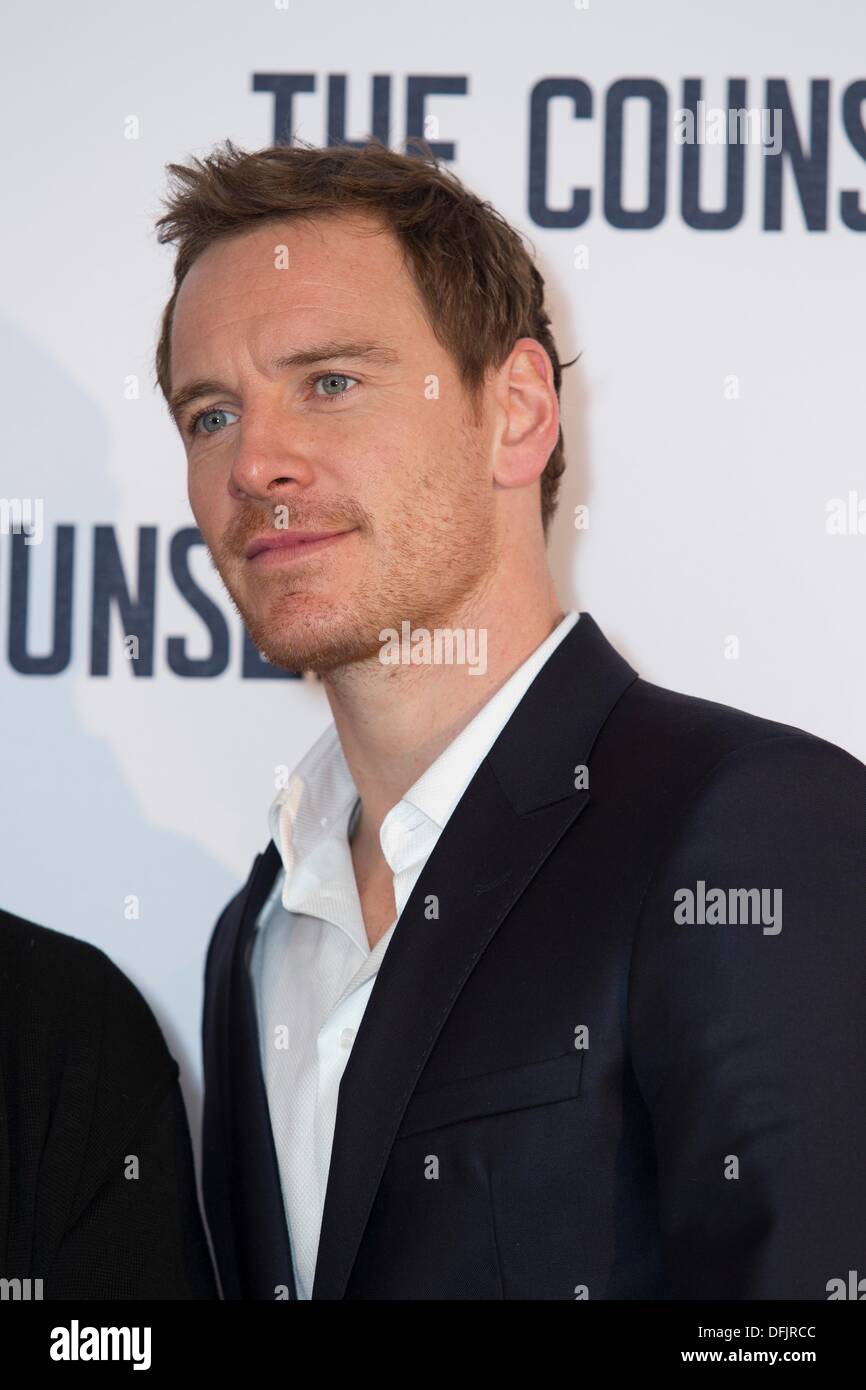 London, UK . 05th Oct, 2013. German born actor Michael Fassbender poses at the photocall to promote the movie 'The Counselor' at Hotel Dorchester in London, Great Britain, on 05 October 2013. Photo: Hubert Boesl Credit:  dpa picture alliance/Alamy Live News Stock Photo