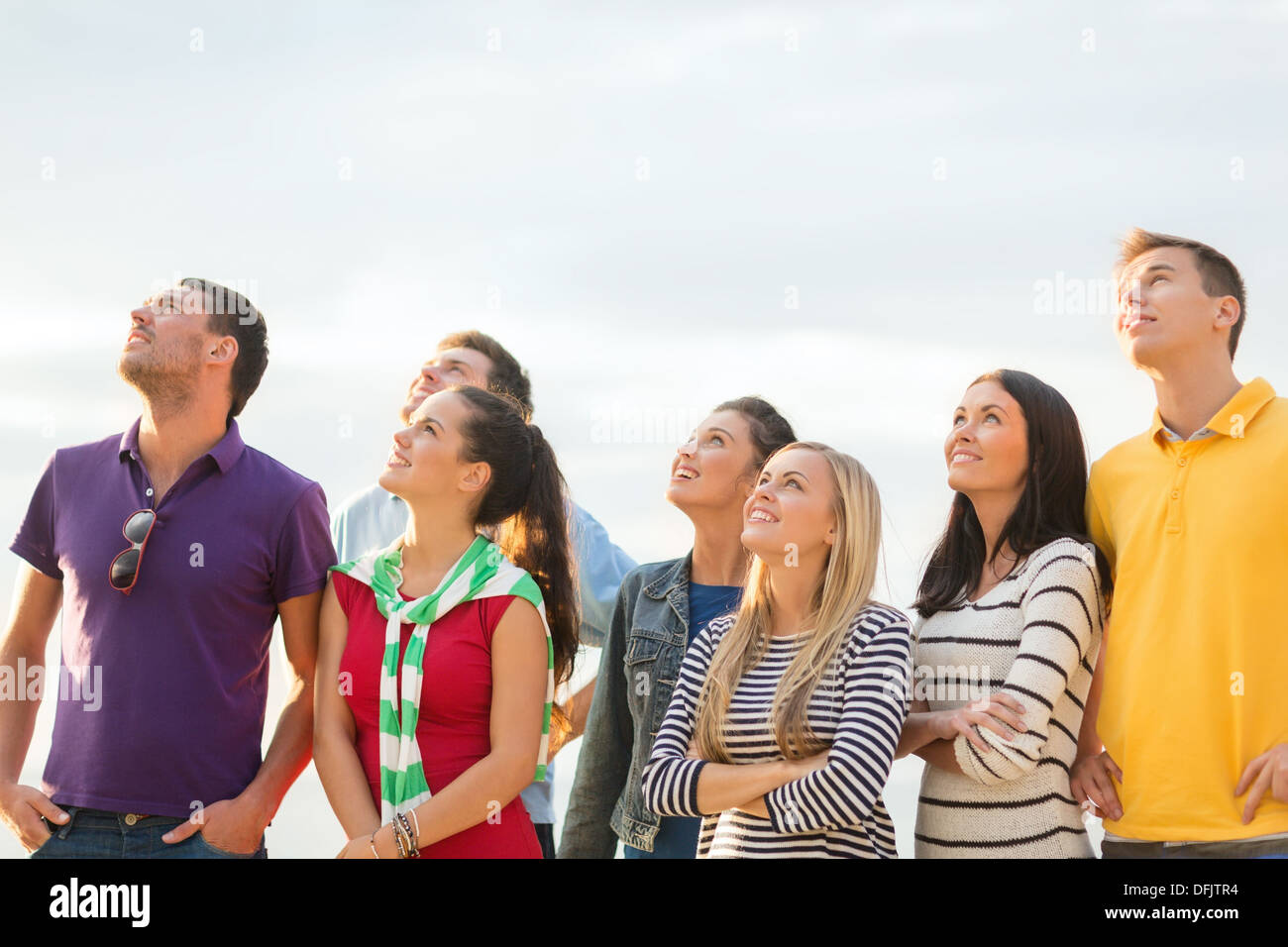 Girls looking somewhere hi-res stock photography and images - Alamy